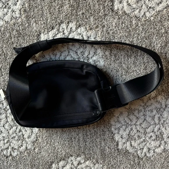 Lululemon Black Belt Bag - Picture 2 of 3